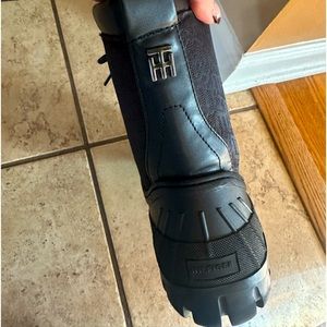 Tommy Hilfiger rain or snow boots size 8